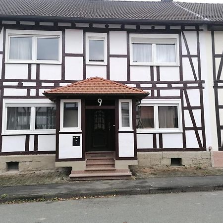 Monteurzimmer Oberlistingen Zweibettzimmer Mit 2 Baedern ブロイナ エクステリア 写真