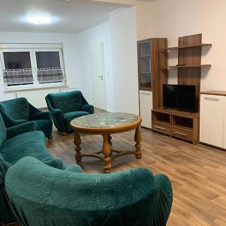 Monteurzimmer Oberlistingen Zweibettzimmer Mit 2 Baedern ブロイナ エクステリア 写真